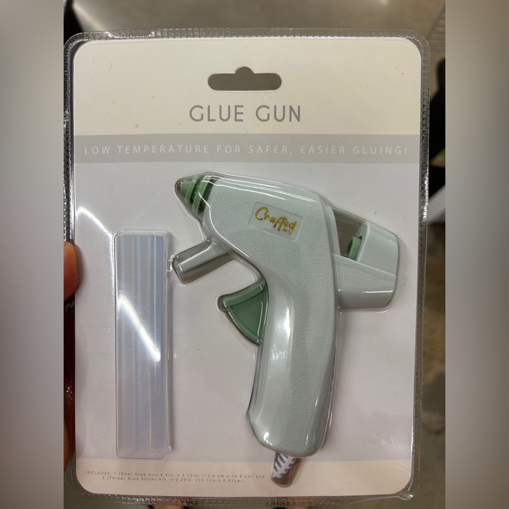 NWT Craft Low Temperature Glue Gun
